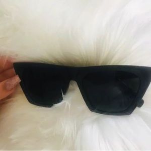 Chic Black Modern Style Sunglasses UV Protection Eyewear Lightweight Cute Posh